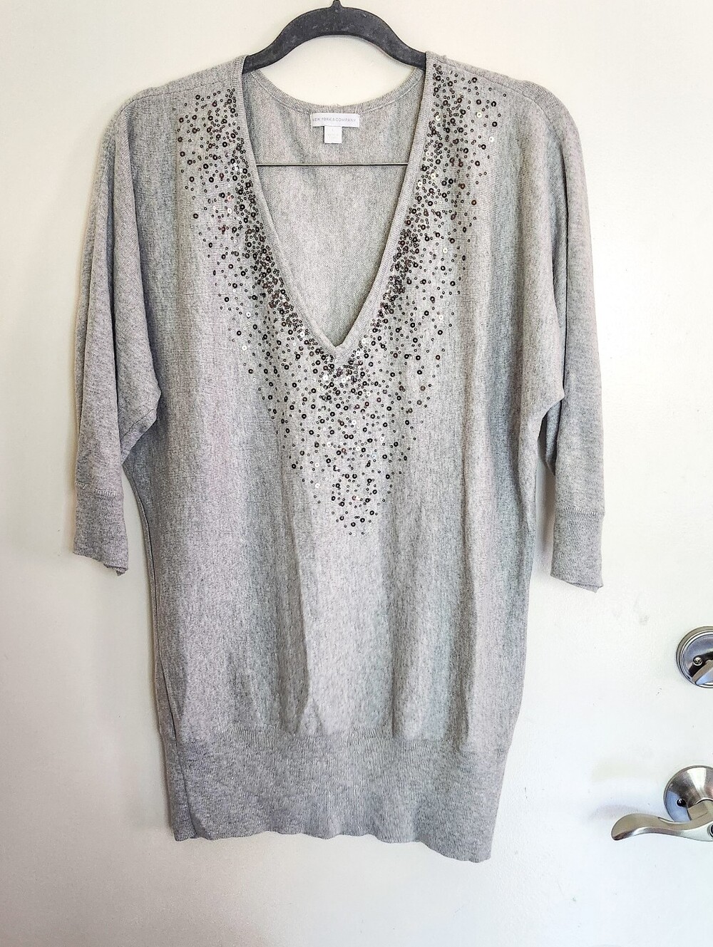 New York & Company Sequin V Neck Tunic Knit Sweater Gray Dolman Sleeve Glam Lrg